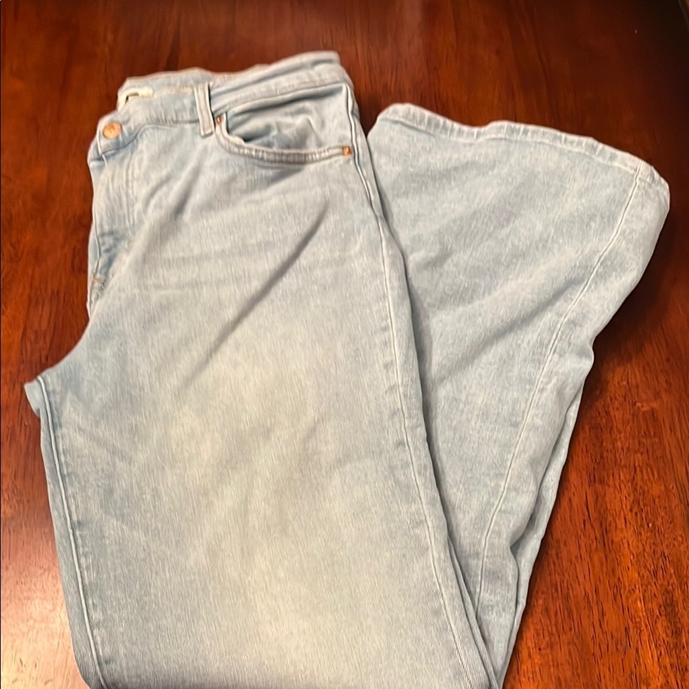 Lover's and Friends River Low Rise Stretch Ultra Flare Light Blue  Jeans size 31